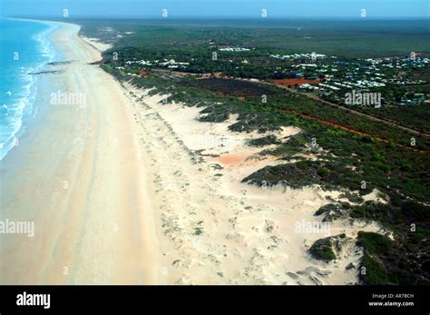 Exploring a NUDE BEACH in Broome, Australia I Cable Beach